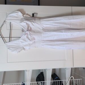 Guess Karida cap-sleeve flared dress with pockets.